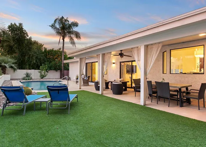 Perfectly Located Spacious With Heated Pool * Phoenix