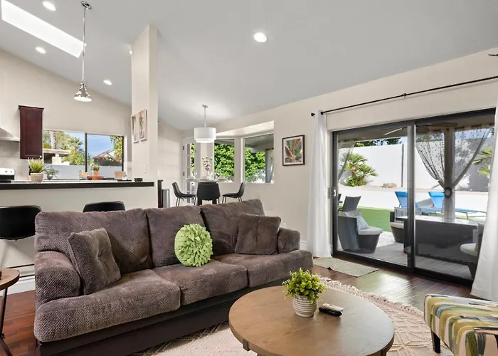 Ferienhaus Perfectly Located Spacious With Heated Pool *