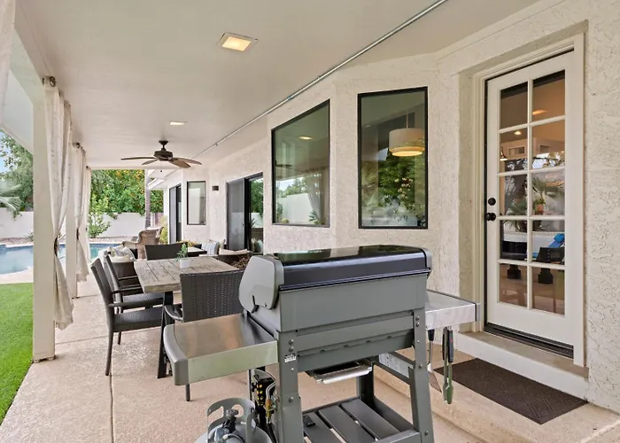 Perfectly Located Spacious With Heated Pool * Phoenix