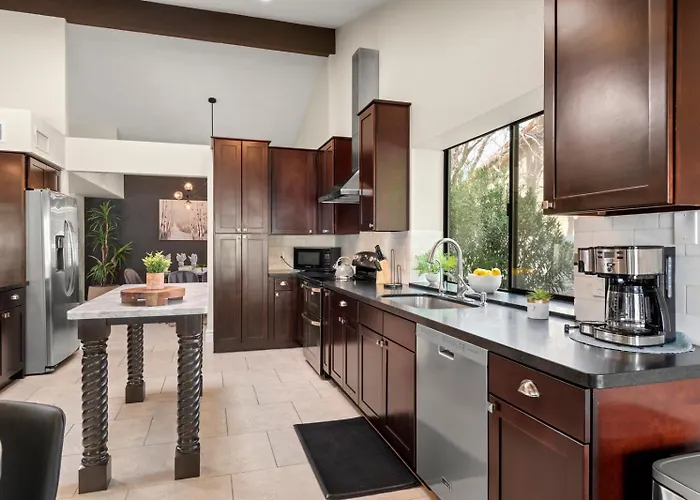 Ferienhaus Perfectly Located Spacious With Heated Pool Phoenix